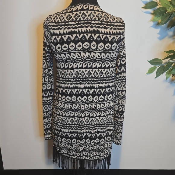 Rue21 Black and White Patterned Cardigan - Picture 3 of 4